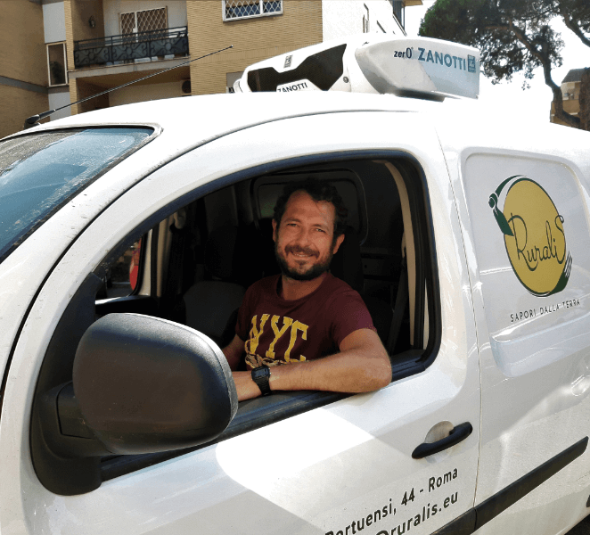 La consegna avviene nelle giornate di giovedì o venerdì.