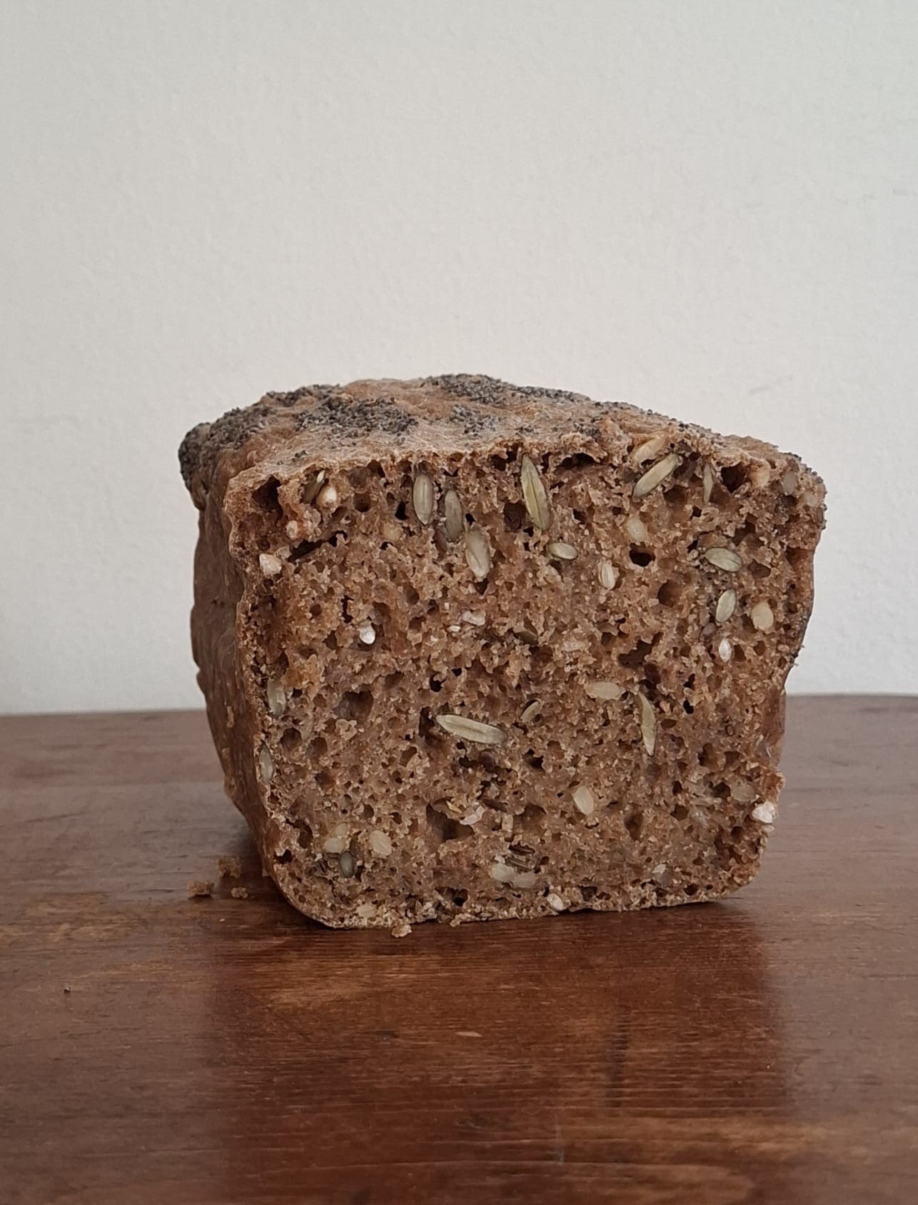 Pane di Segale con semi misti e papavero